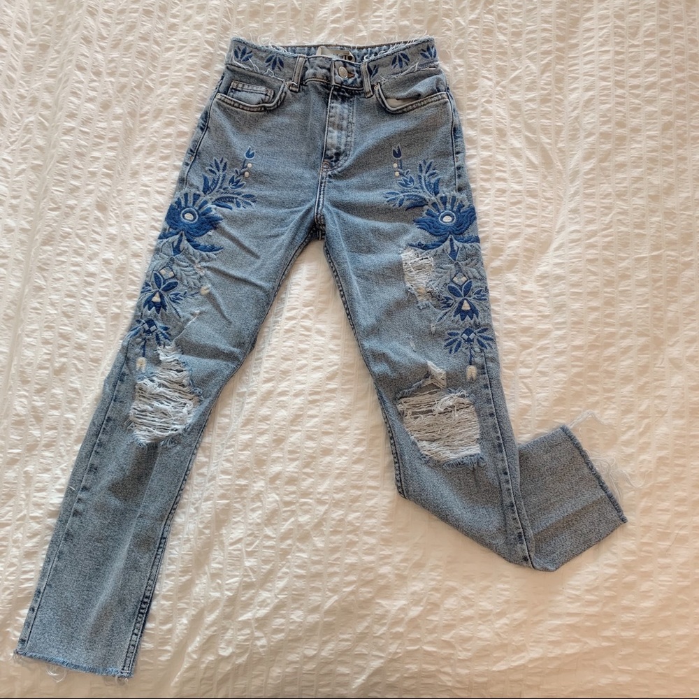 Topshop Embroidered Ripped Jeans - Picture 5 of 8
